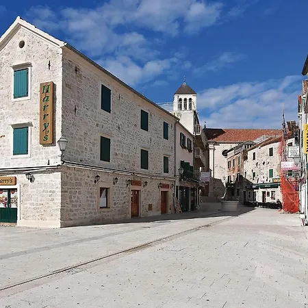 2 Bedroom In * Srima
